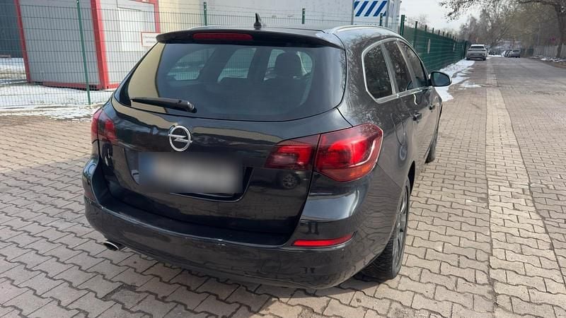 Gebraucht Opel Astra 157 PS (115 kW) 2012 Schwarz Kombi