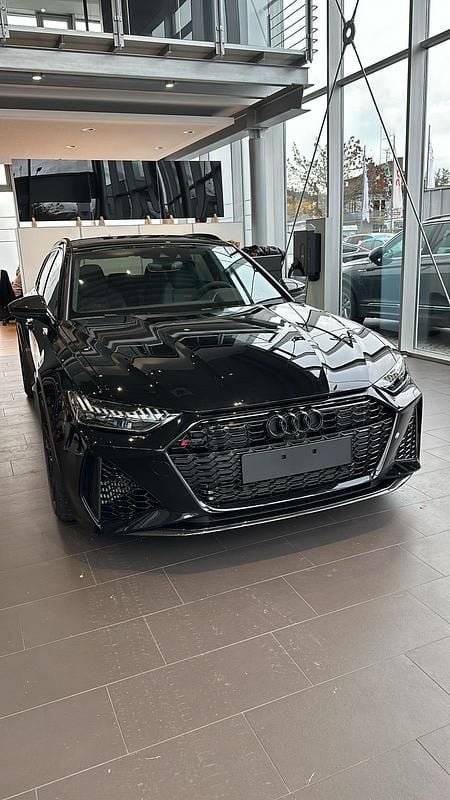 Schwarz Gebraucht 2023 Audi RS6 Ambiente Kombi | 122.990 € (Superpreis) - Bild 1/4
