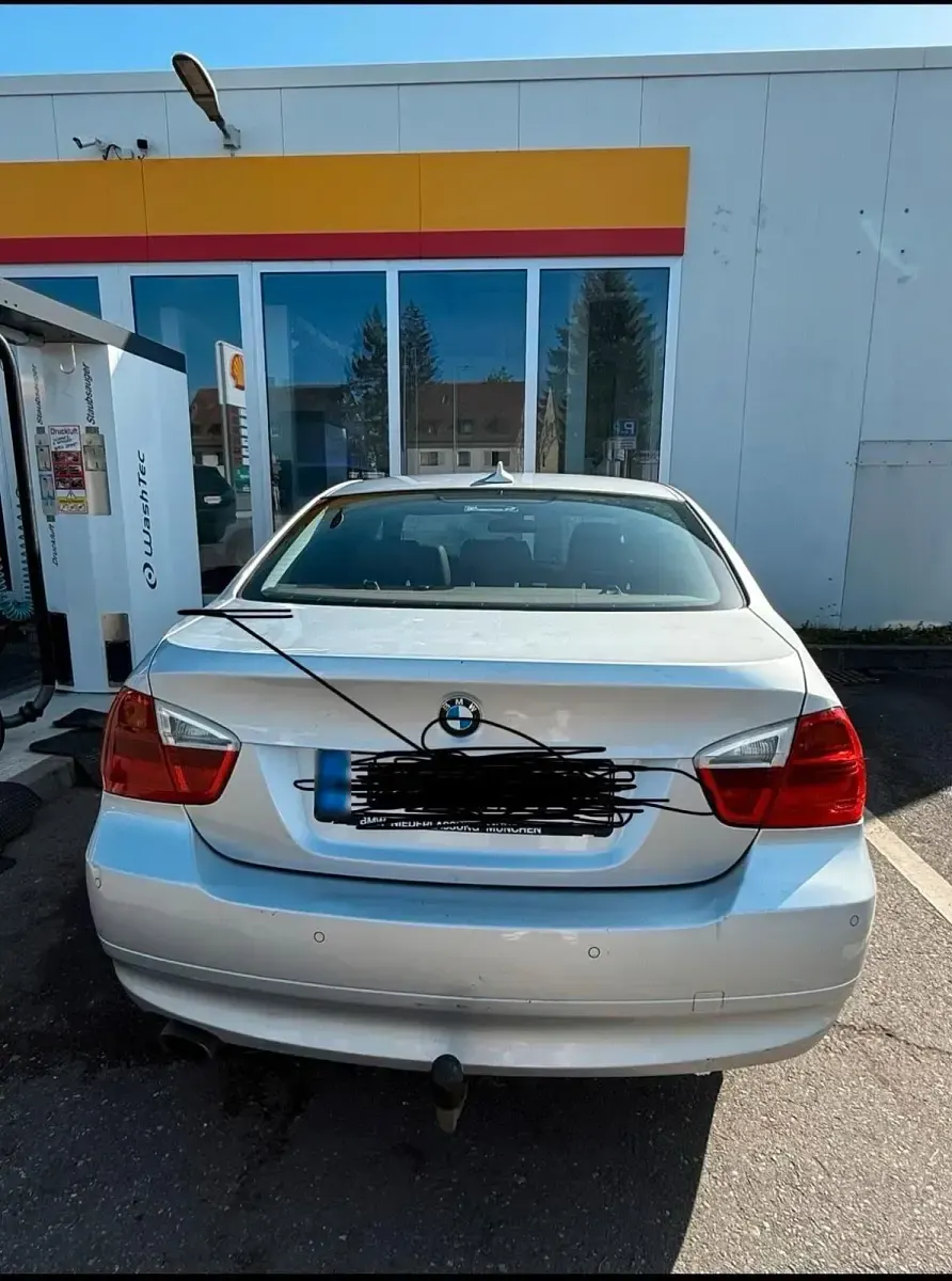 Gebraucht BMW 318 143 PS (105 kW) 2008 Grau Limousine