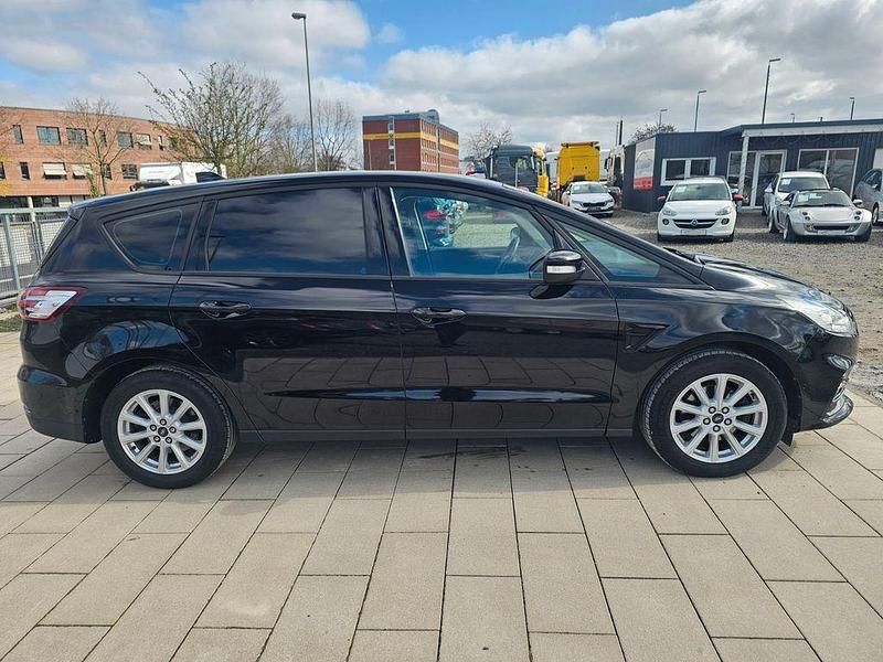 Gebraucht Ford S-MAX Trend 150 PS (110 kW) 2022 Schwarz Van / Kleinbus