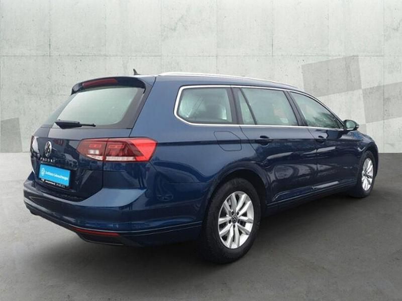 Gebraucht VW Passat Business 150 PS (110 kW) 2023 Blau Kombi