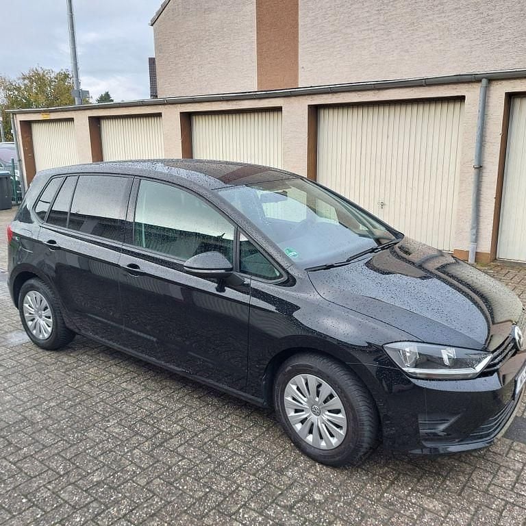 Schwarz Gebraucht 2016 VW Golf Sportsvan Trendline Van / Kleinbus | 9.900 € (Superpreis) - Bild 1/4