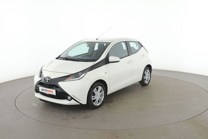Weiß Gebraucht 2018 Toyota Aygo X-play Kleinwagen | 8.800 € (Fairer Preis) - Bild 1/4