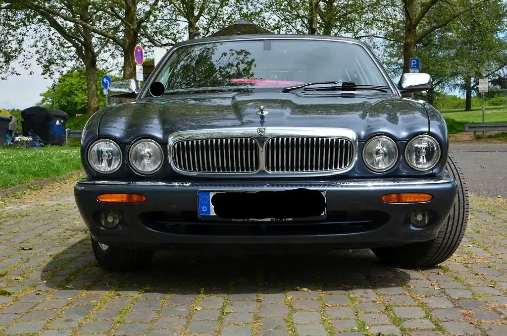 Gebraucht Jaguar XJ8 Sovereign 286 PS (210 kW) 2001 Grau Limousine