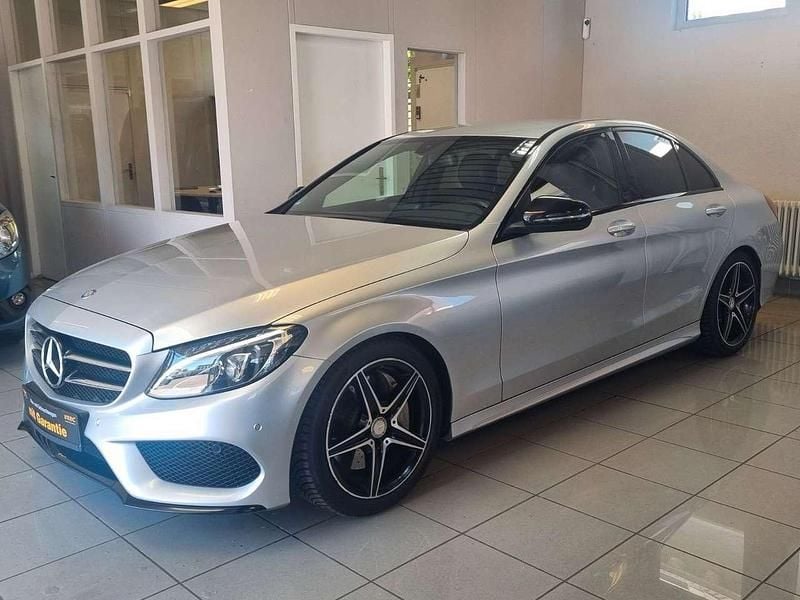 Iridiumsilber metalliclack Gebraucht 2016 Mercedes C250 AMG line Limousine | 20.490 € (Fairer Preis) - Bild 1/4