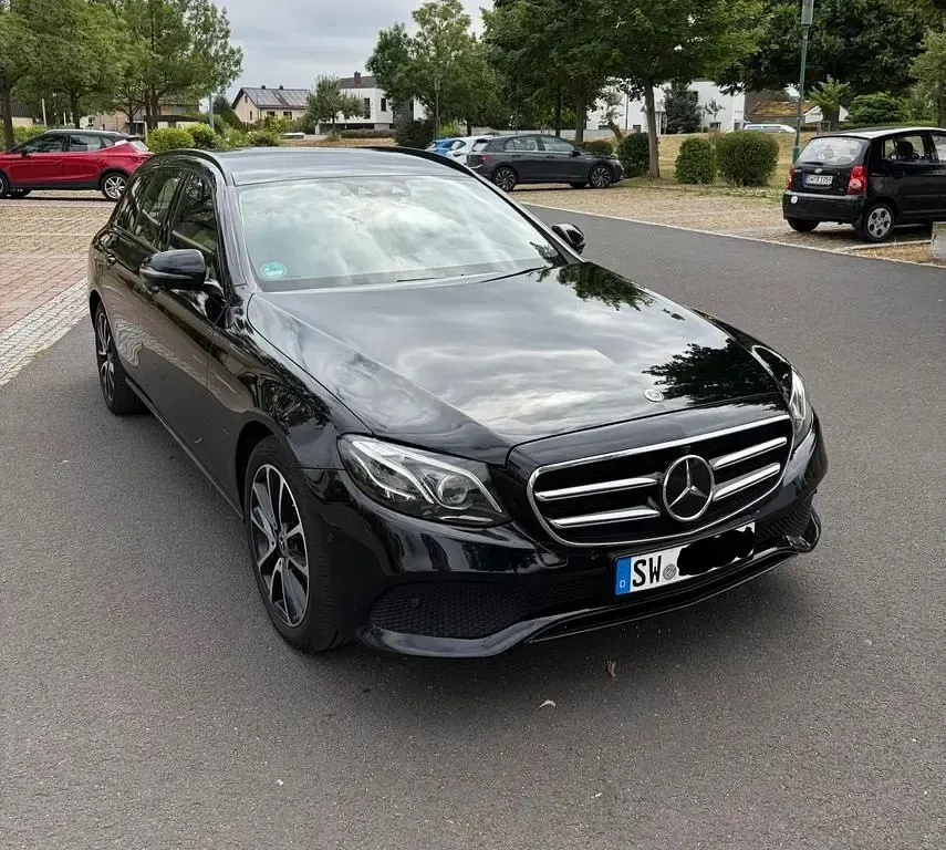 Gebraucht Mercedes E300 245 PS (180 kW) 2018 Schwarz Limousine