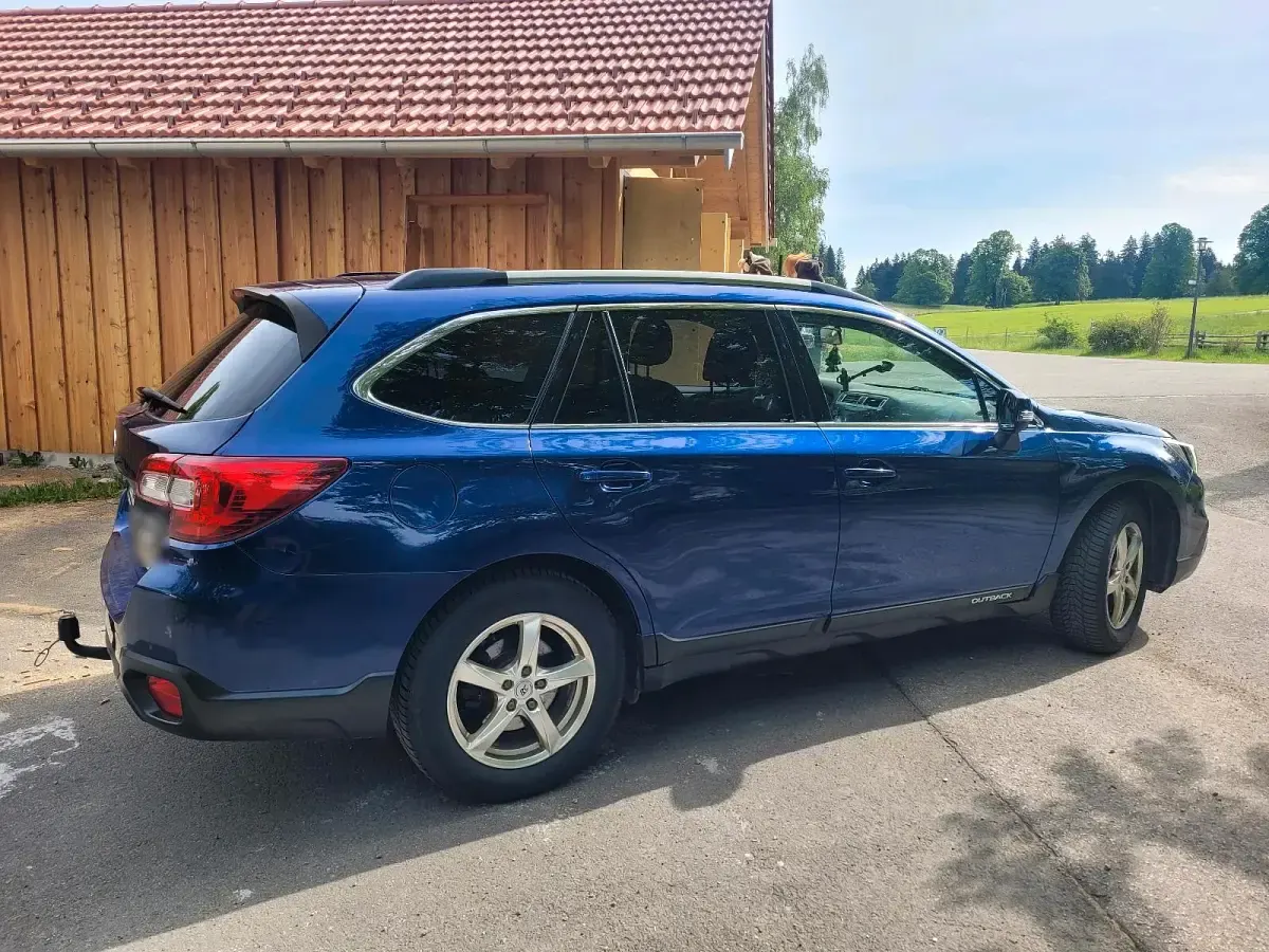 Gebraucht Subaru Outback 150 PS (110 kW) 2016 Blau Kombi