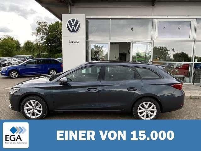Grau metallic Gebraucht 2022 Seat Leon ST Style Kombi | 21.760 € (Fairer Preis) - Bild 1/4