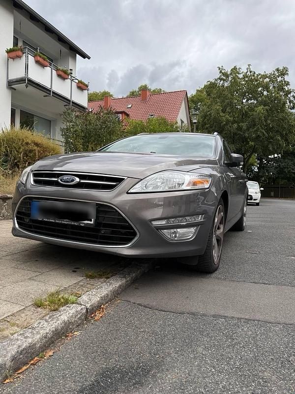 Gebraucht Ford Mondeo 140 PS (102 kW) 2014 Grau Kombi