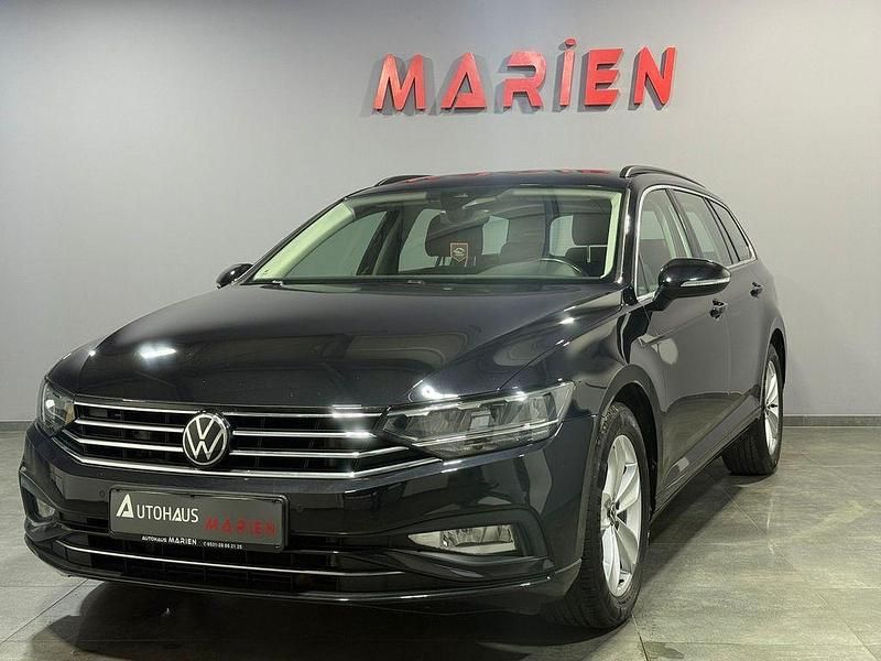 Schwarz Gebraucht 2021 VW Passat Kombi | 18.649 € (Superpreis) - Bild 1/4