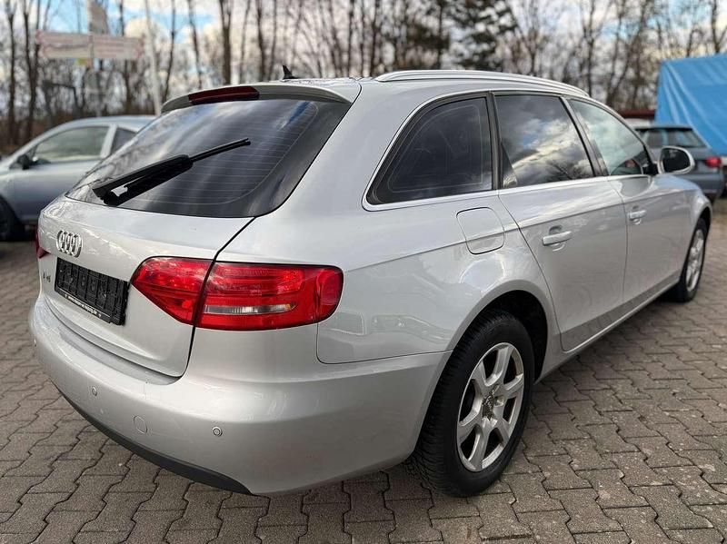 Gebraucht Audi A4 Attraction 160 PS (117 kW) 2008 Eissilber metallic Kombi