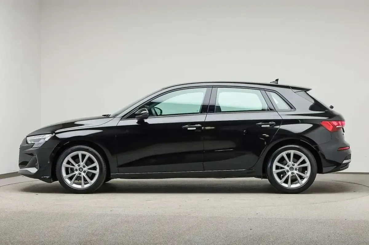 Gebraucht Audi A3 Ambiente 150 PS (110 kW) 2025 Mythosschwarz metallic Limousine