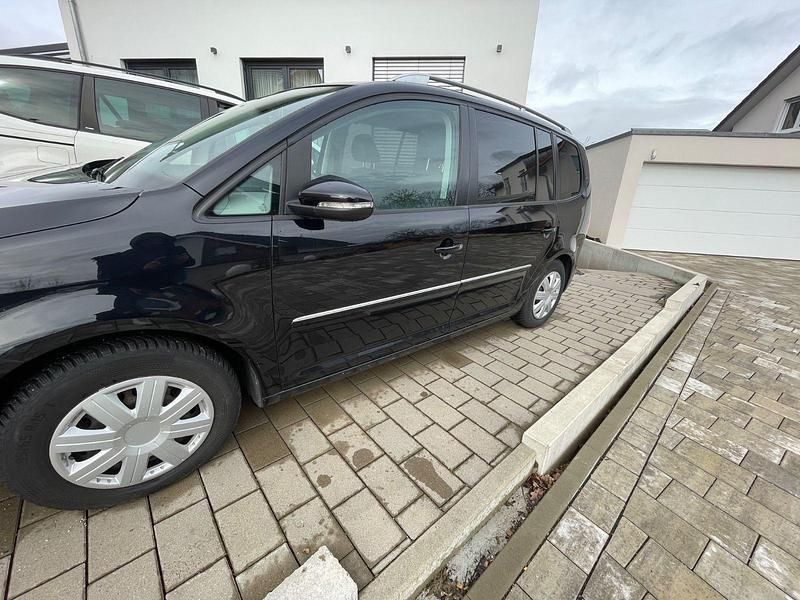 Gebraucht VW Touran Highline 140 PS (102 kW) 2010 Schwarz Van / Kleinbus