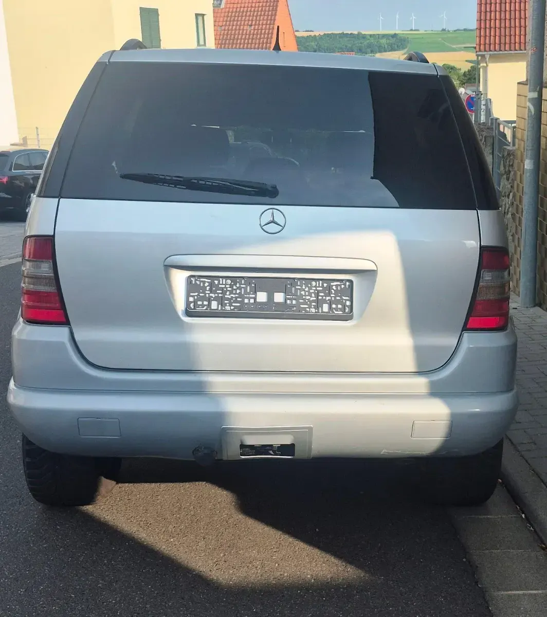 Gebraucht Mercedes ML320 218 PS (160 kW) 2000 Silber SUV