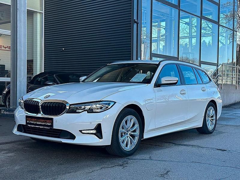 Gebraucht BMW 320e Advantage 163 PS (119 kW) 2021 Weiß Kombi