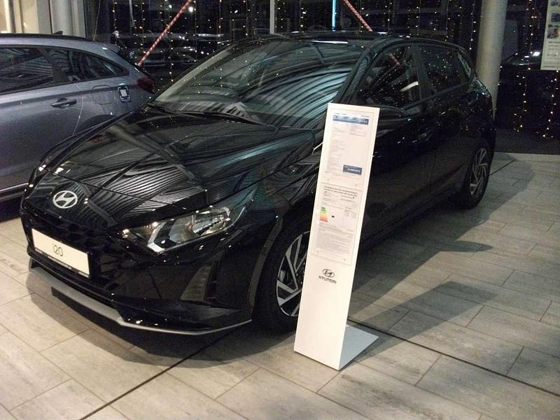 Schwarz Neu 2025 Hyundai i20 Trend Kleinwagen | 23.990 € (Fairer Preis) - Bild 1/4