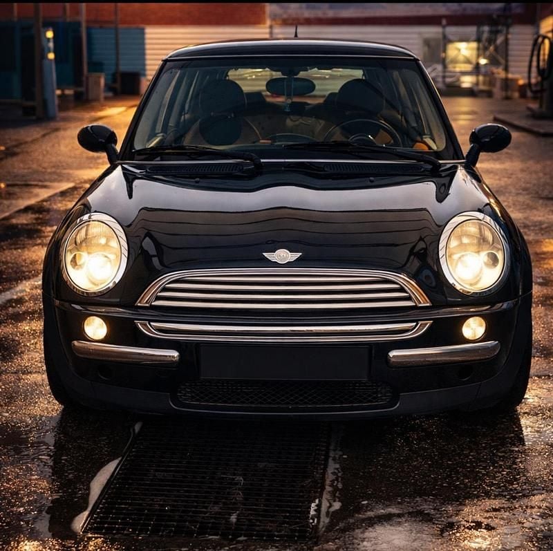 Gebraucht Mini Cooper 115 PS (84 kW) 2003 Schwarz Kleinwagen