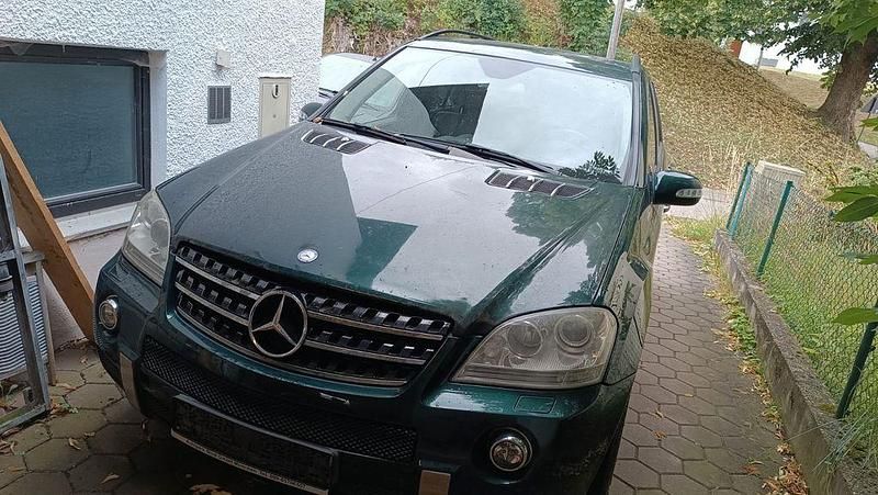 Grün Gebraucht 2006 Mercedes ML320 SUV | 6.200 € (Superpreis) - Bild 1/4