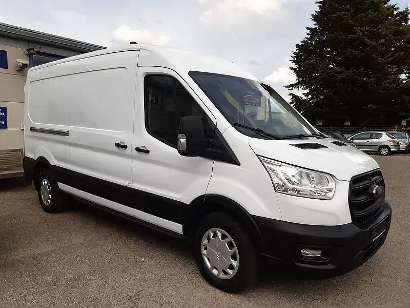 Gebraucht Ford Transit 131 PS (96 kW) 2022 Weiß Van