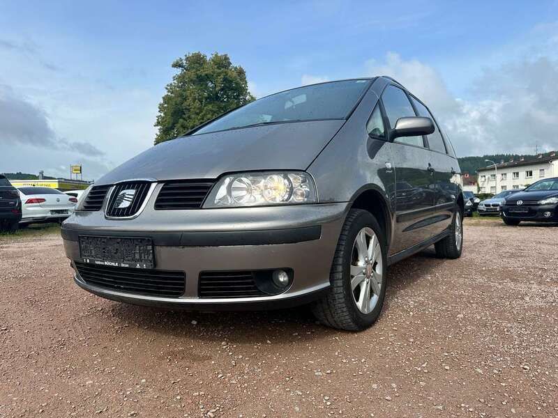 Sombragrau metallic Gebraucht 2008 Seat Alhambra Reference Van / Kleinbus | 5.950 € - Bild 1/4