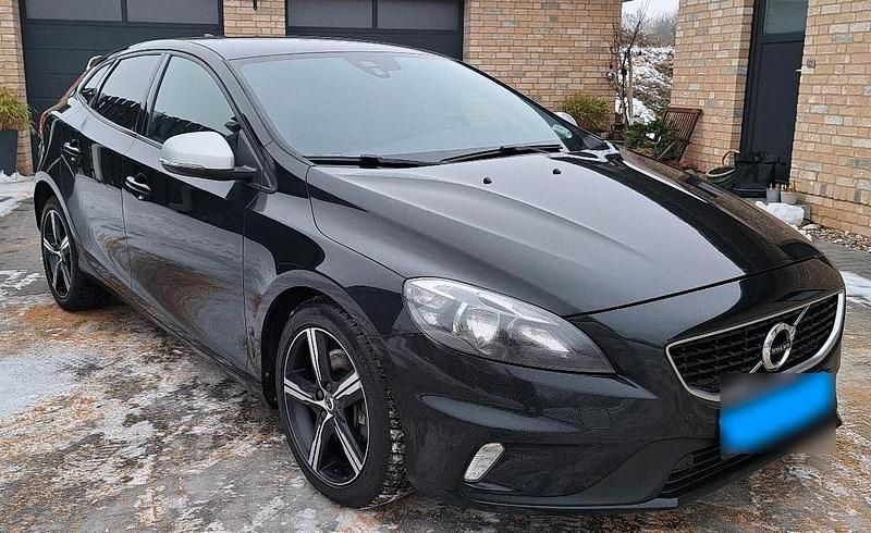 Gebraucht Volvo V40 R-Design 110 PS (80 kW) 2016 Schwarz Kleinwagen