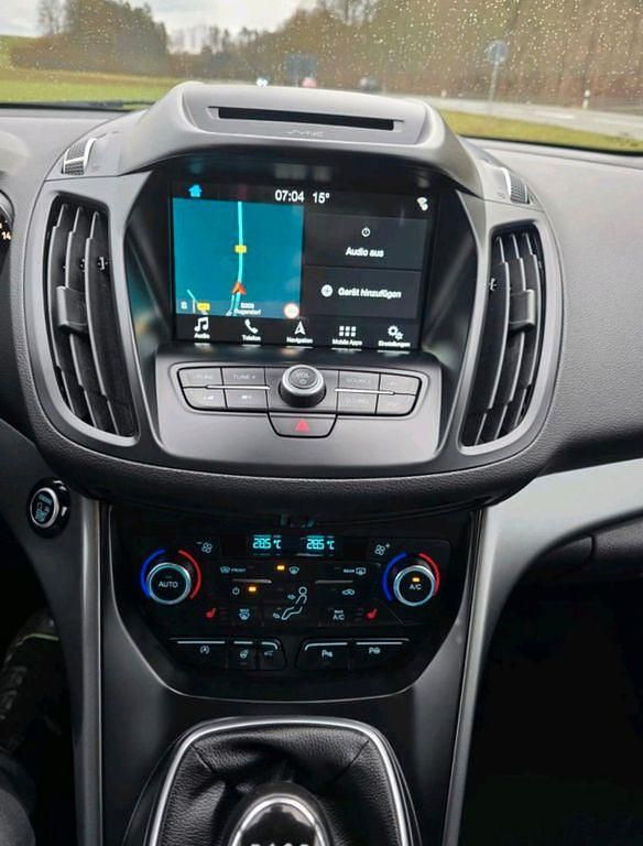 Gebraucht Ford Kuga Trend 150 PS (110 kW) 2018 Schwarz SUV