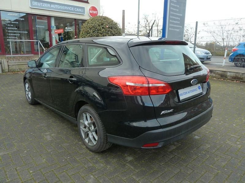 Usata Ford Focus 125 CV (91 kW) 2017 Nero Berlina