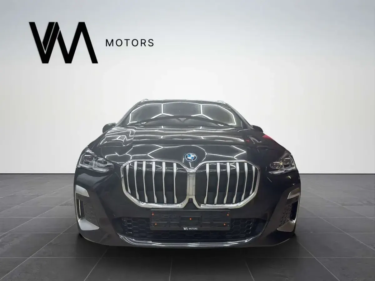 Gebraucht BMW 225 M Sport 245 PS (180 kW) 2024 Saphirschwarz Van / Kleinbus