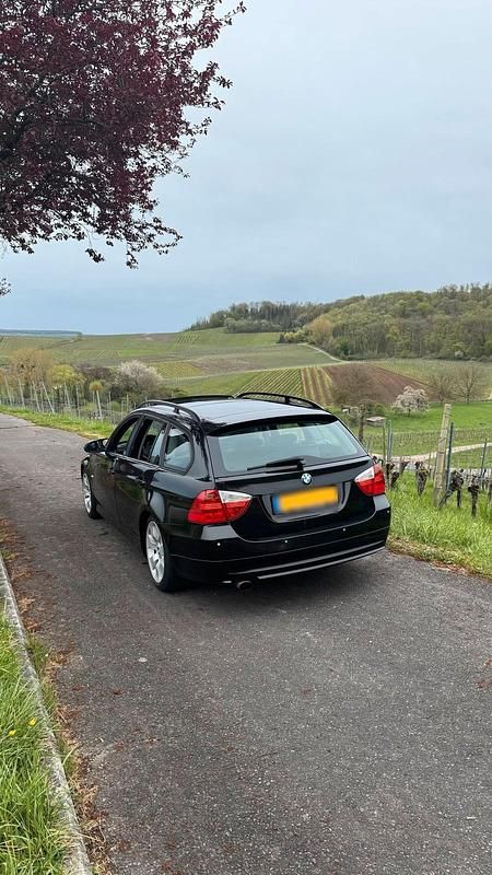 Gebraucht BMW 320 Advantage 150 PS (110 kW) 2007 Schwarz Kombi