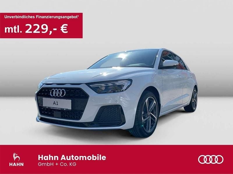 Gletscherweiß metallic Gebraucht 2025 Audi A1 Sportback Advanced Plus Kleinwagen | 25.390 € (Etwas zu teuer) - Bild 1/3