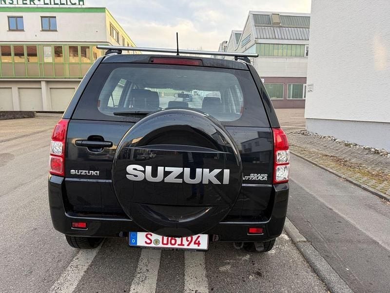 Gebraucht Suzuki Grand Vitara 129 PS (94 kW) 2012 Schwarz SUV