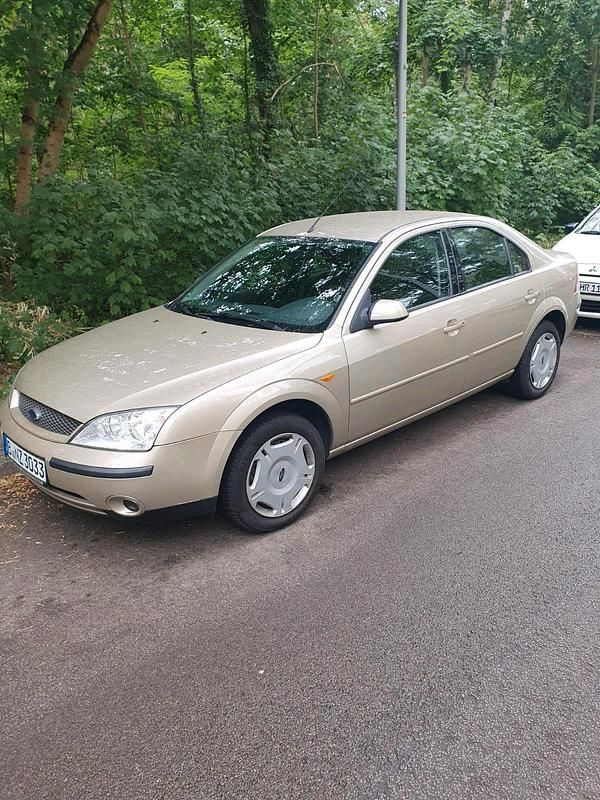 Gold Gebraucht 2002 Ford Mondeo Limousine | 2.000 € - Bild 1/4