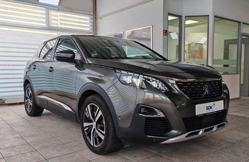 Grau Gebraucht 2017 Peugeot 3008 Allure SUV | 13.799 € (Fairer Preis) - Bild 1/4