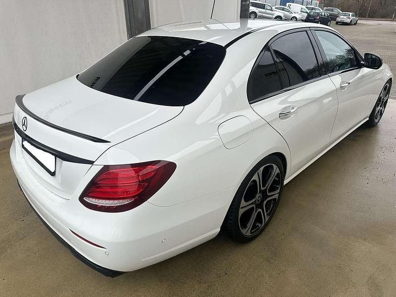 Gebraucht Mercedes E300 245 PS (180 kW) 2017 Polarweiss  unilack Limousine