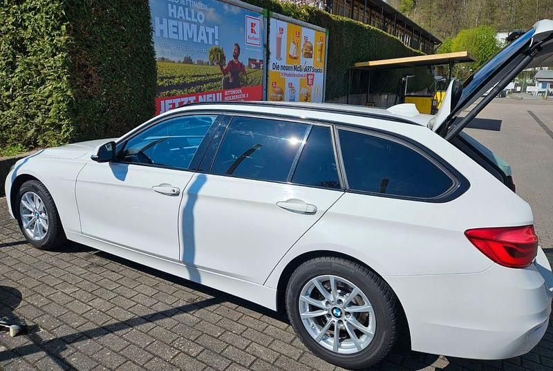 Weiß Gebraucht 2015 BMW 318 Kombi | 7.997 € (Superpreis) - Bild 1/1