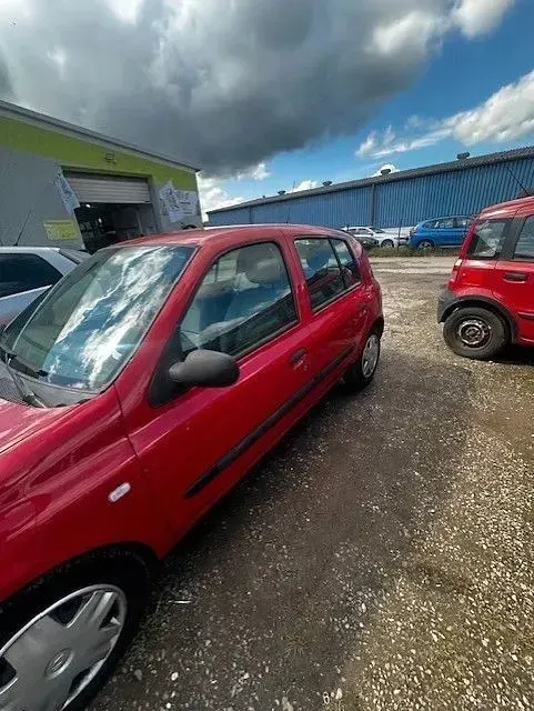 Gebraucht Renault Clio II Campus 58 PS (42 kW) 2005 Rot Limousine