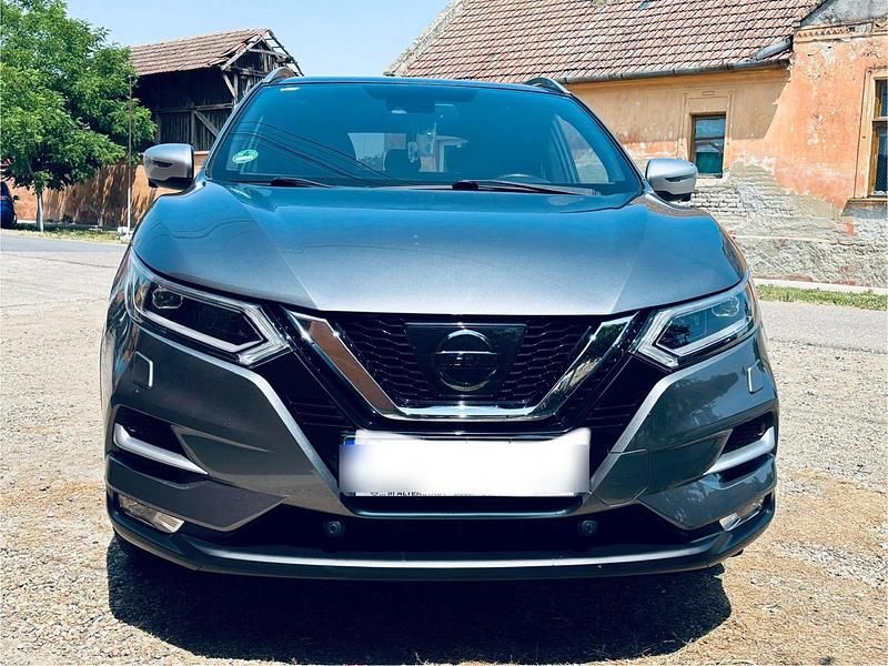 Gebraucht Nissan Qashqai Tekna+ 131 PS (96 kW) 2017 Grau SUV