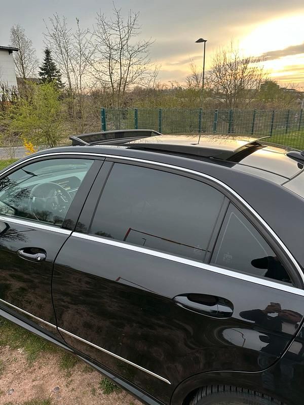 Gebraucht Mercedes E300 235 PS (172 kW) 2011 Schwarz Limousine