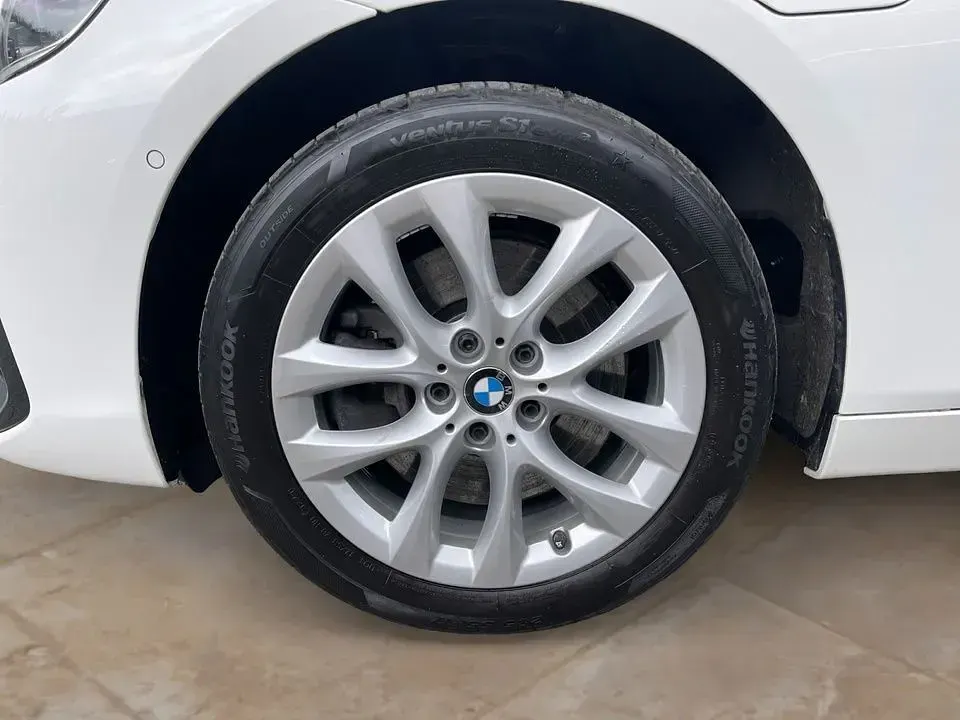 Gebraucht BMW 225 Active Tourer Advantage 224 PS (164 kW) 2020 Weiß Van / Kleinbus