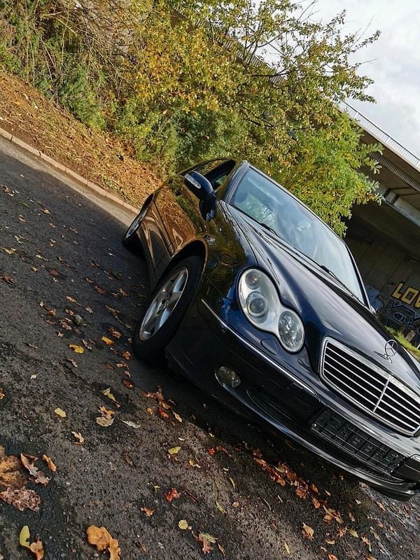 Schwarz Gebraucht 2003 Mercedes C200 Limousine | 2.600 € - Bild 1/4
