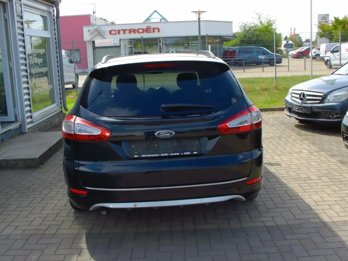 Gebraucht Ford Mondeo Champions Edition 160 PS (117 kW) 2012 Schwarz Kombi