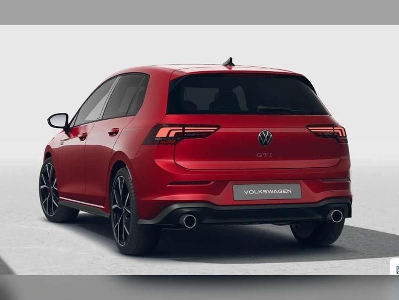 Neu VW Golf VIII GTI 265 PS (194 kW) 2026 Kings red metallic Limousine