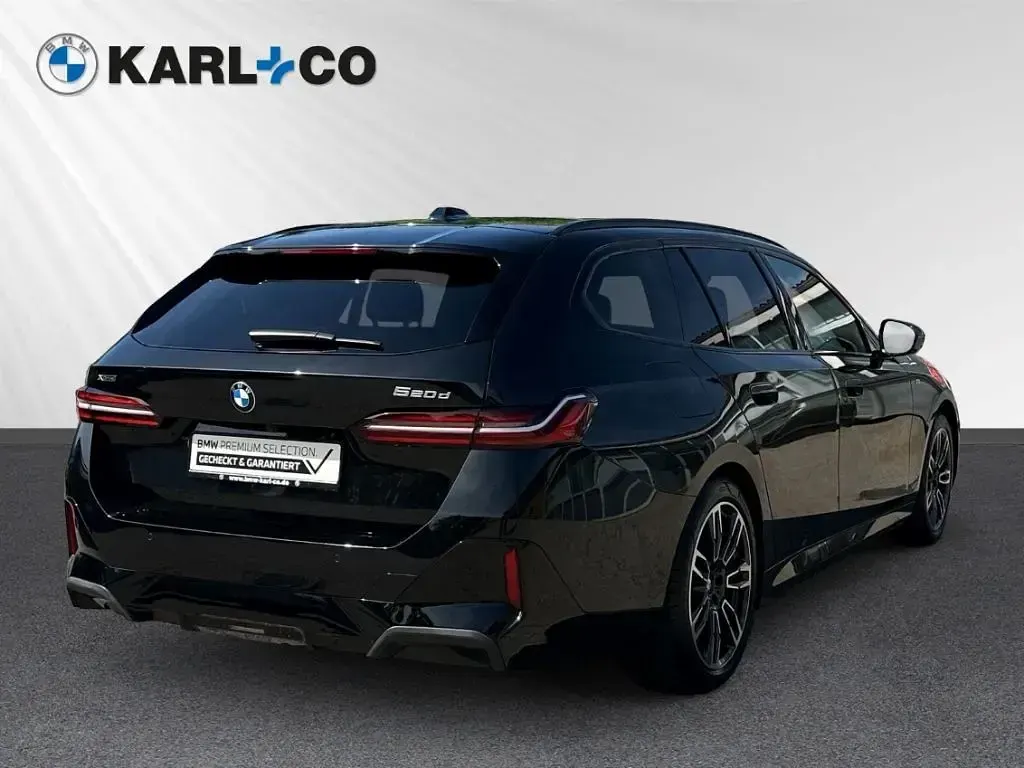 Gebraucht BMW 520 M Sport 196 PS (144 kW) 2025 Schwarz Kombi