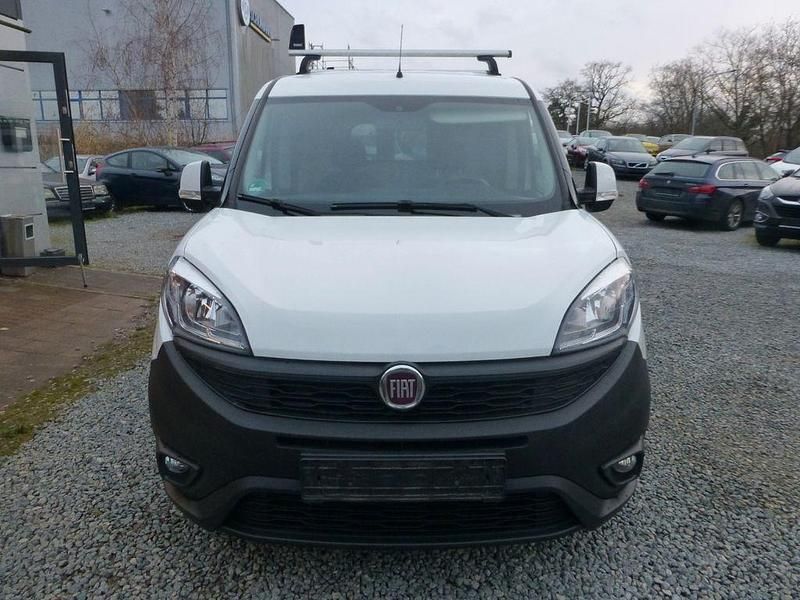 Gebraucht Fiat Doblò 95 PS (69 kW) 2017 Weiß Van / Kleinbus