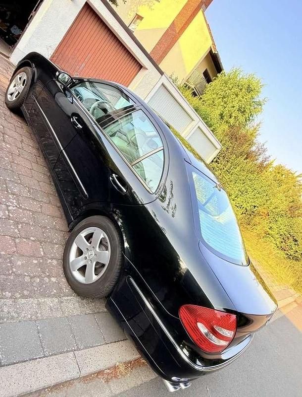 Gebraucht Mercedes E240 177 PS (130 kW) 2002 Schwarz Limousine
