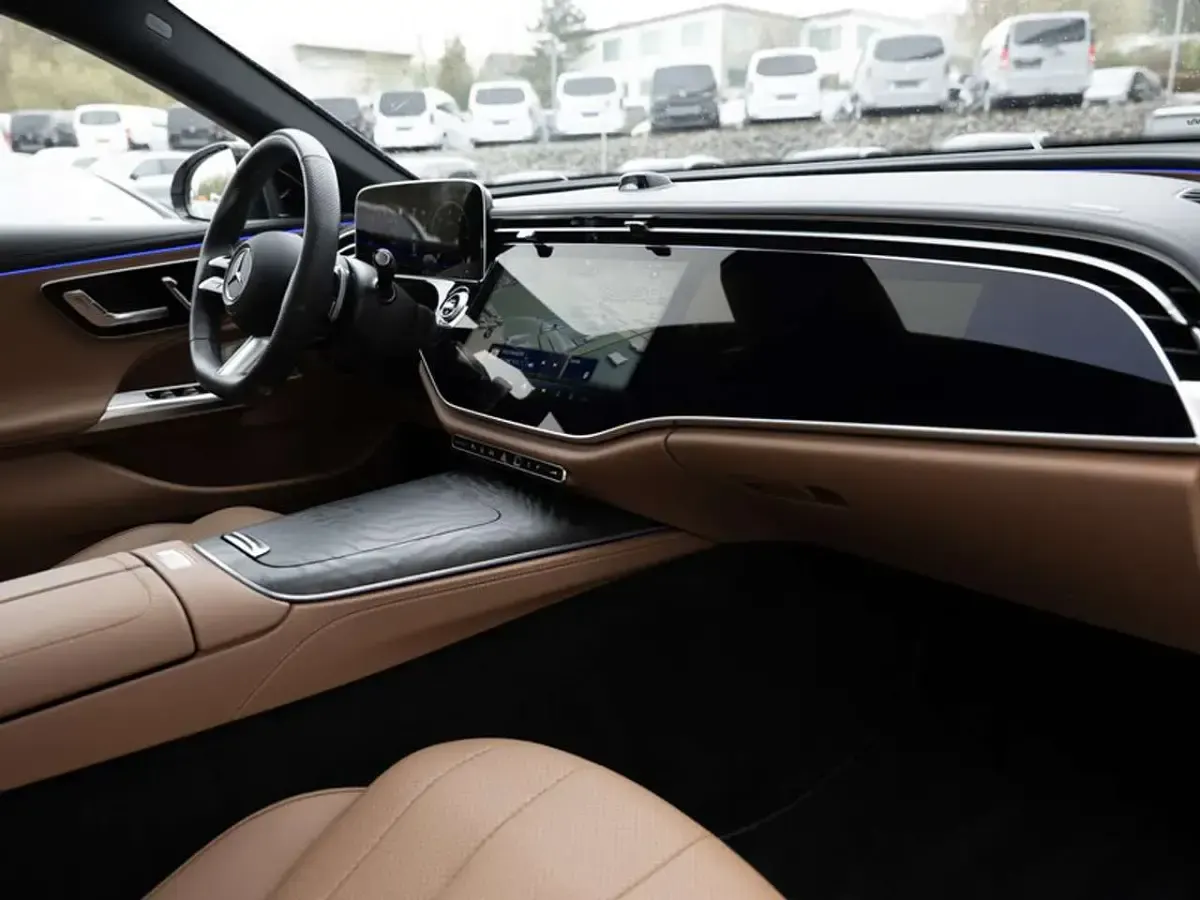 Gebraucht Mercedes E450 AMG 367 PS (269 kW) 2025 Manufaktur lack manufaktur alpingrau uni Limousine