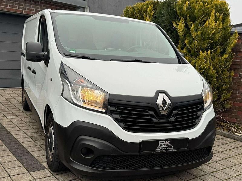 Gebraucht Renault Trafic Komfort 125 PS (91 kW) 2017 Gletscherweiss Van / Kleinbus