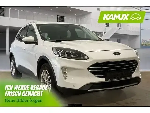 Używany Ford Kuga Titanium 225 KM (165 kW) 2022 Biały SUV