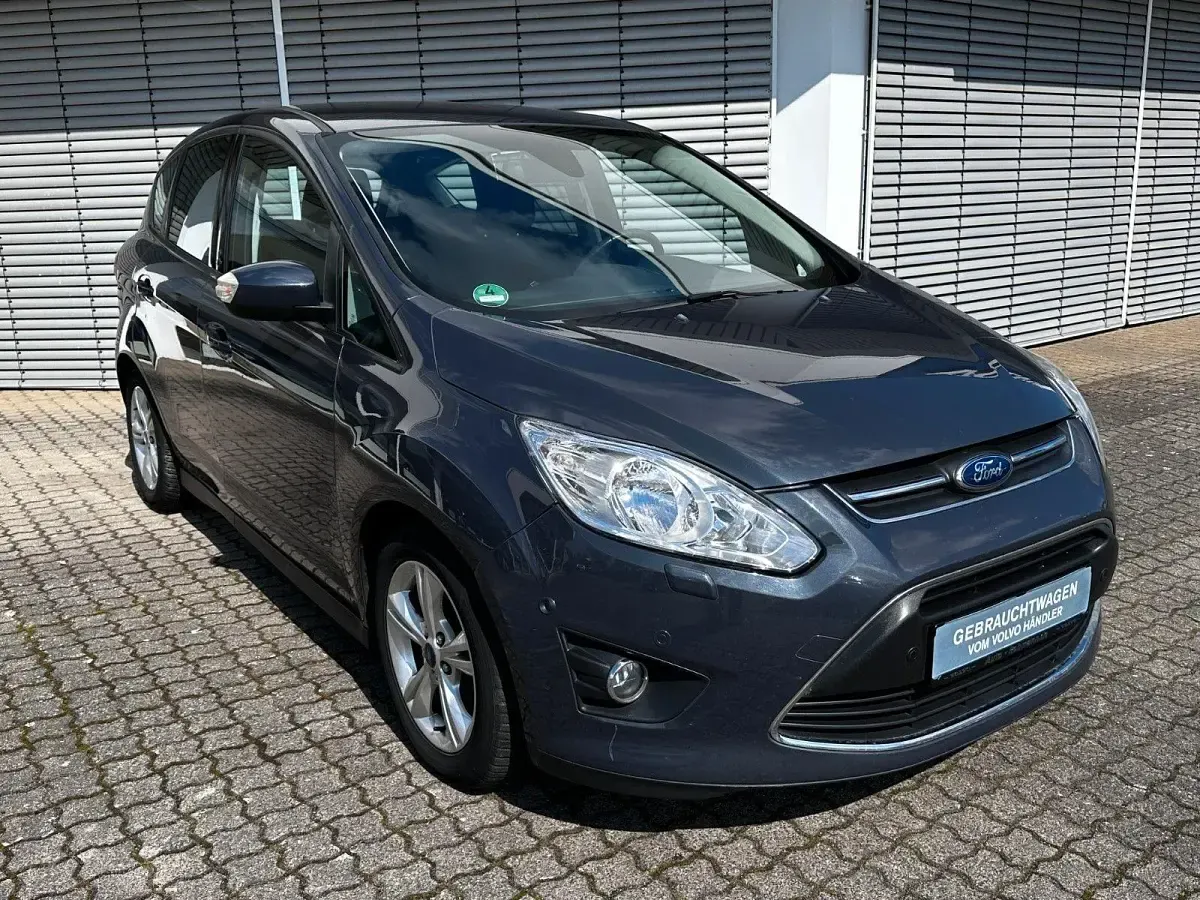 Gebraucht Ford Kuga Titanium 150 PS (110 kW) 2017 Grau SUV