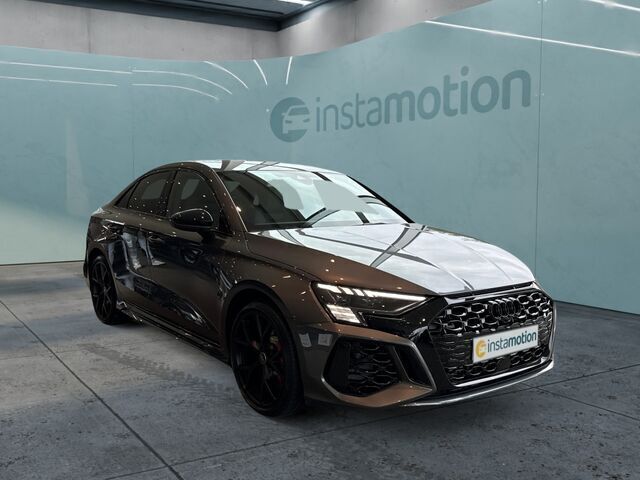 Grau Gebraucht 2024 Audi RS3 Sport Limousine | 63.190 € (Fairer Preis) - Bild 1/2